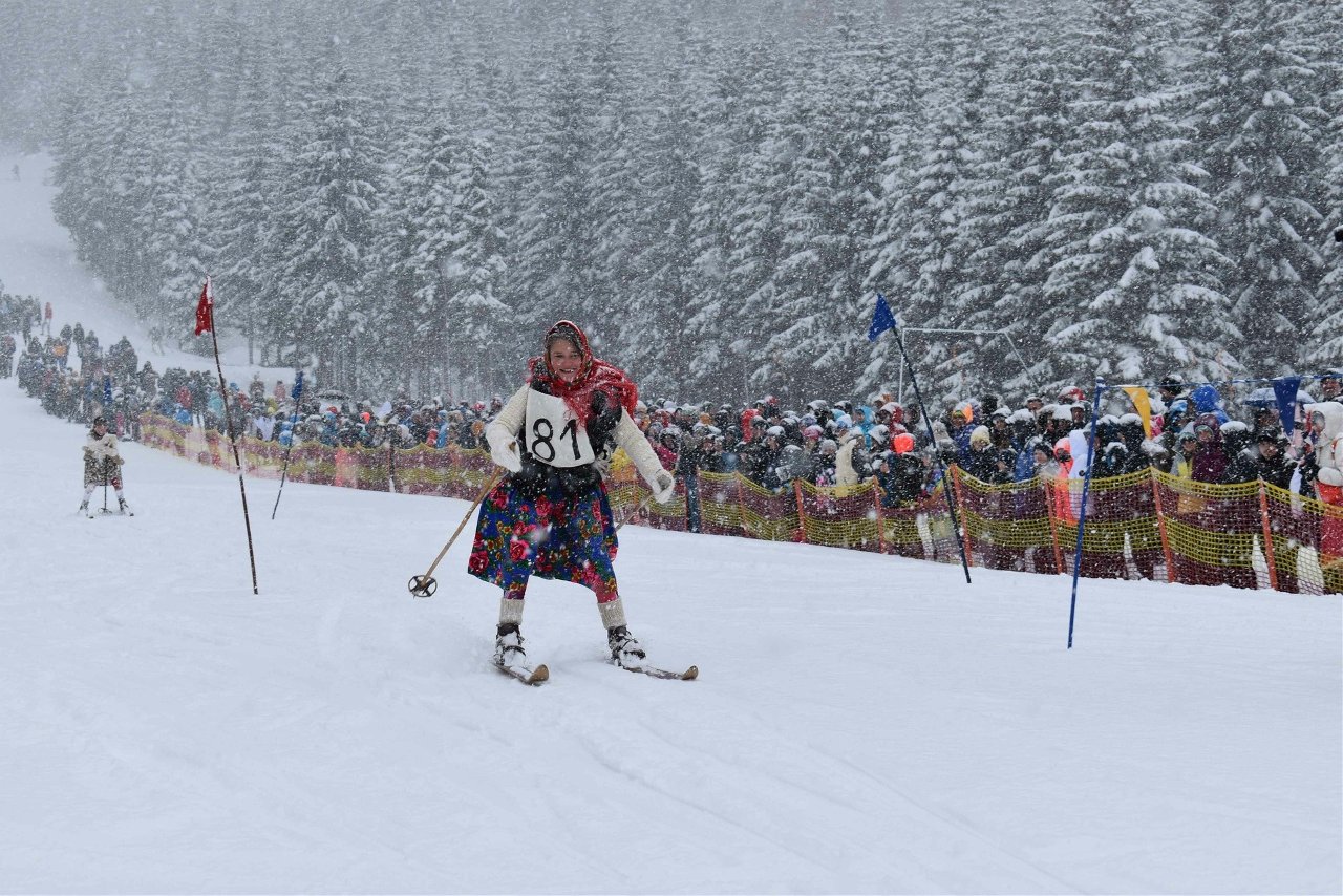 Zawody na starych nartach na Kalatówkach